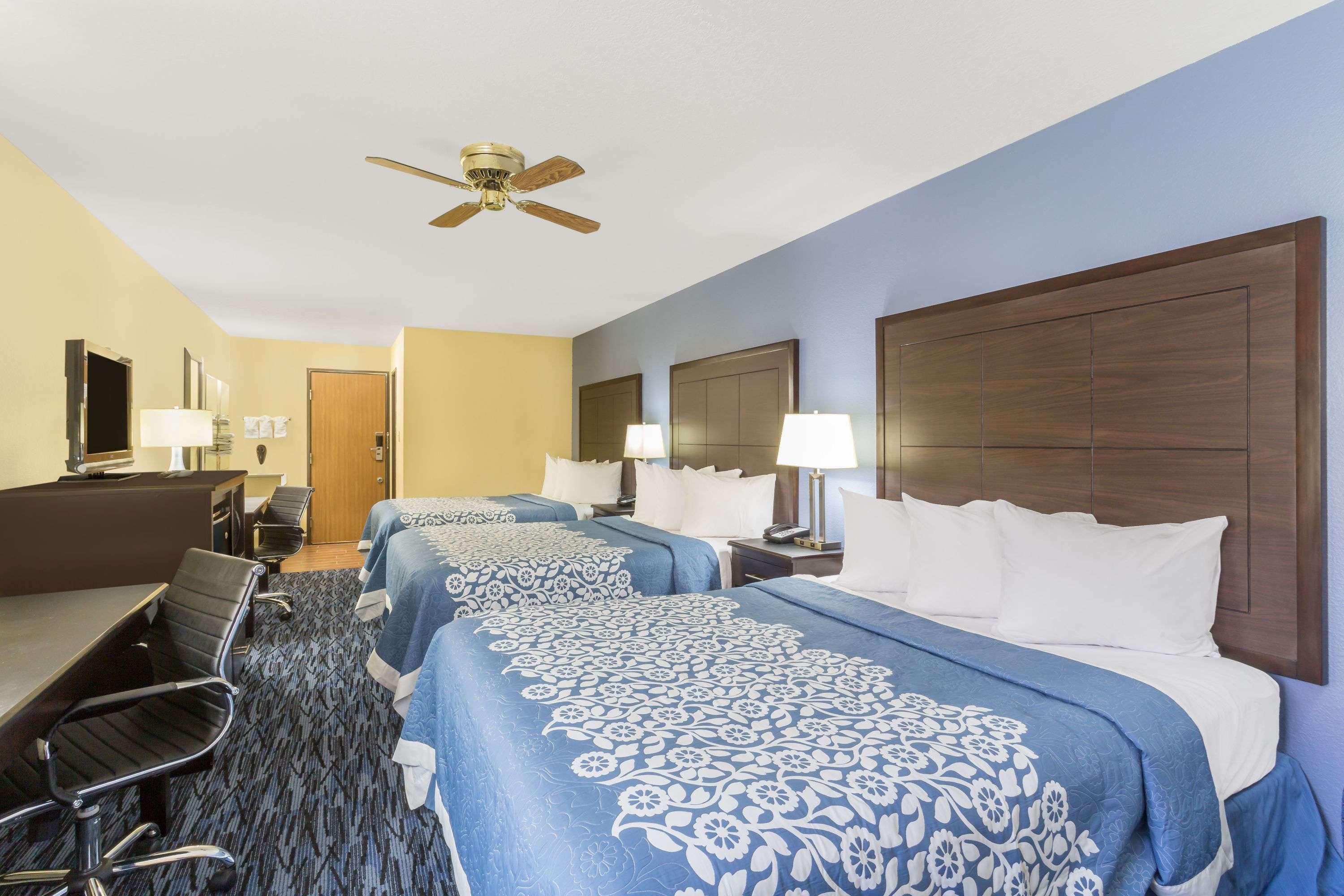 Days Inn By Wyndham Moab Exterior photo